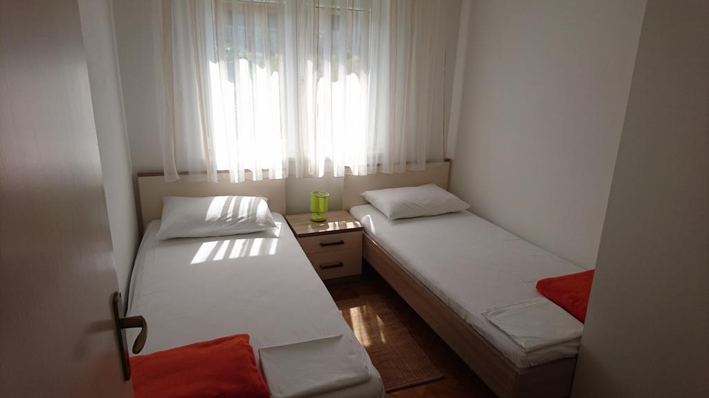 Apartments Anastazija Паг Экстерьер фото