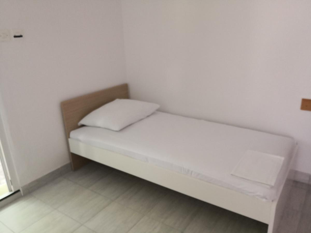 Apartments Anastazija Паг Экстерьер фото